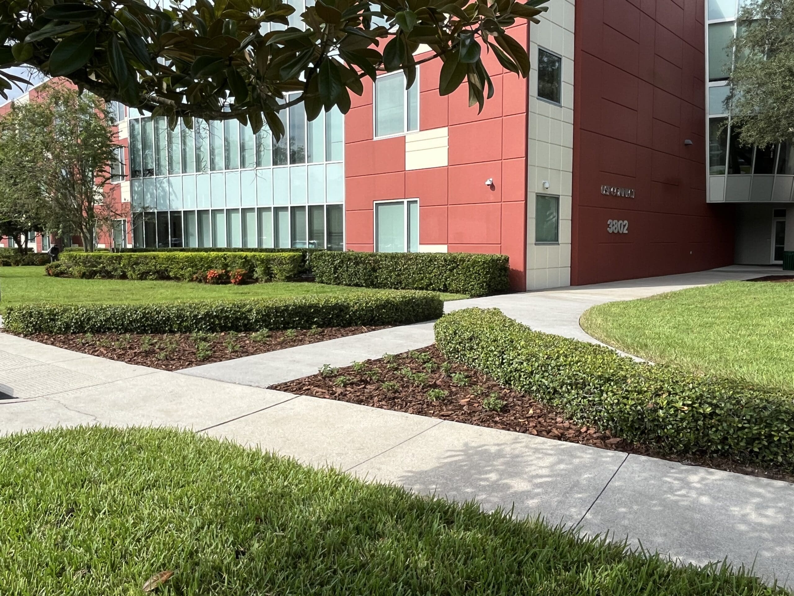 Homeowners Associations (HOAs), Property Owners Associations (POAs), Industrial Parks, Office Parks, Shopping Plazas, and Shopping Malls in Hillsborough County